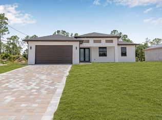 618 Raintree St E, Lehigh Acres, FL 33974