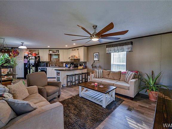 5th image of 14753 Luther Dr
