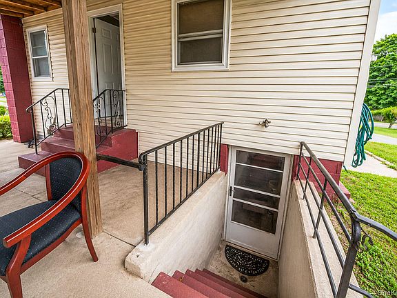 3rd image of 366 Albany Avenue