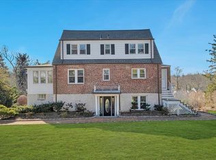 12 Dickel Rd, Scarsdale, NY 10583