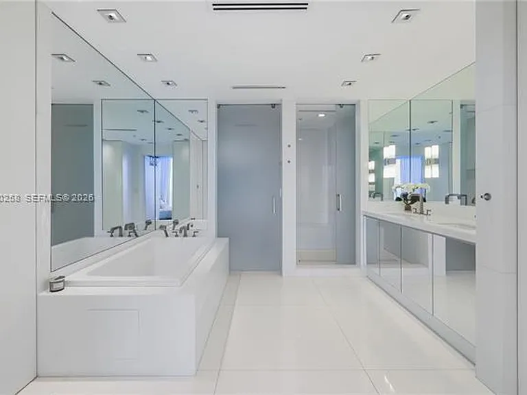 6899 Collins Avenue Cu #2208 — Photo 29