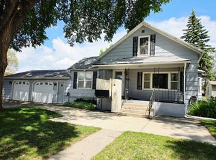 507 S Crescent St, Flandreau, SD 57028