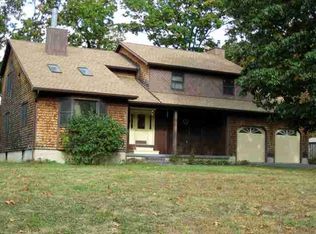 19 Karen Ct, Chatham, NY 12037