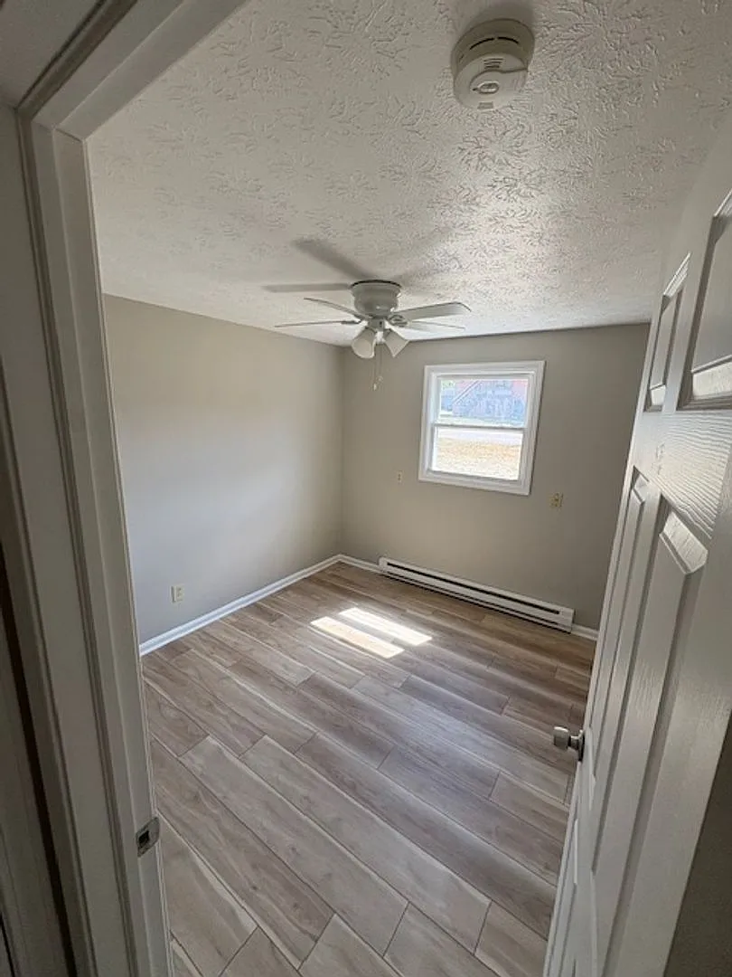 1332 N Chapel — Photo 4