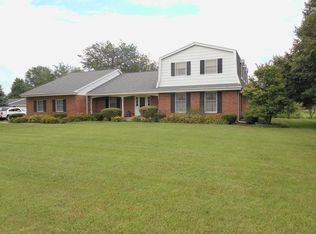 15026 Willow Run Dr, Dekalb, IL 60115