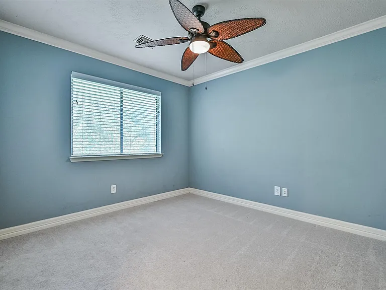 2714 Safe Harbour Cir — Photo 31
