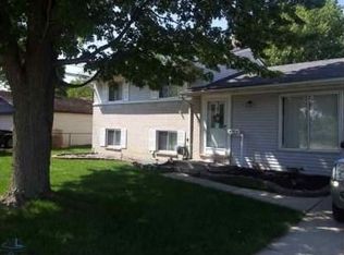 3023 Serra Dr, Sterling Heights, MI