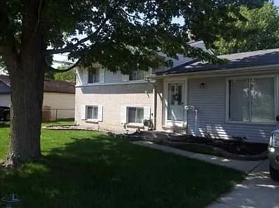 3023 Serra Dr photo 1