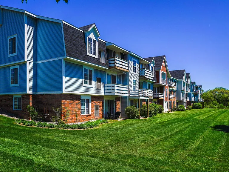 Walnut Trail Apartments — Photo 31