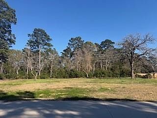 2nd image of 514 Black Bronco Rd