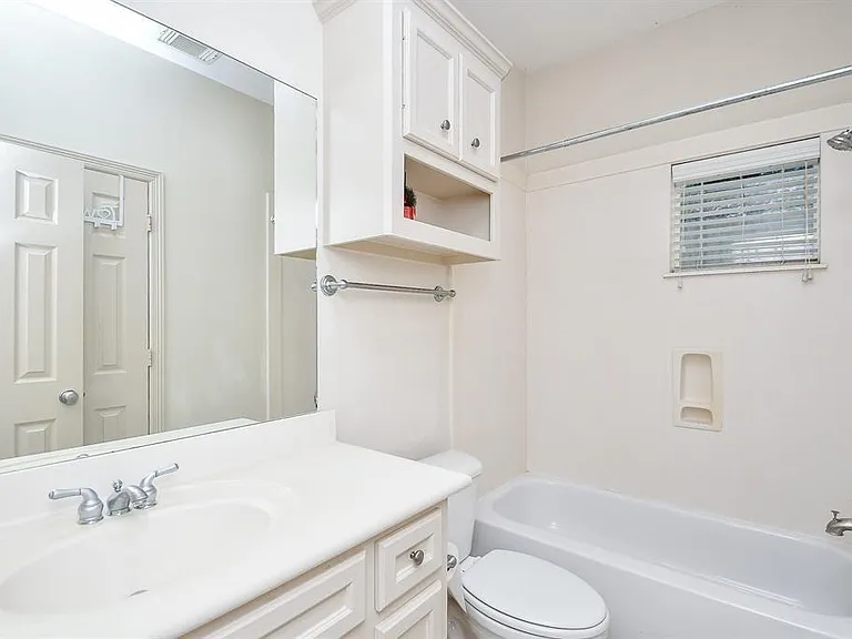 1515 Hyde Park Blvd #39 — Photo 27