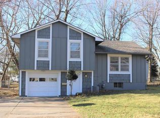 908 2nd St, Belton, MO 64012