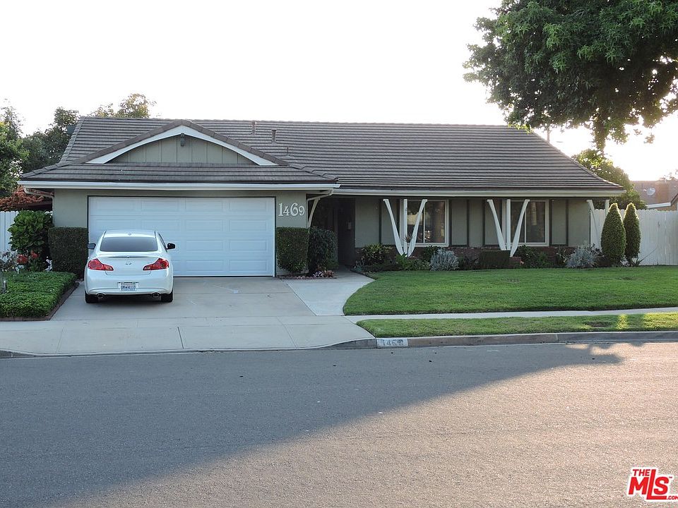 1st image of 1469 Loma Dr