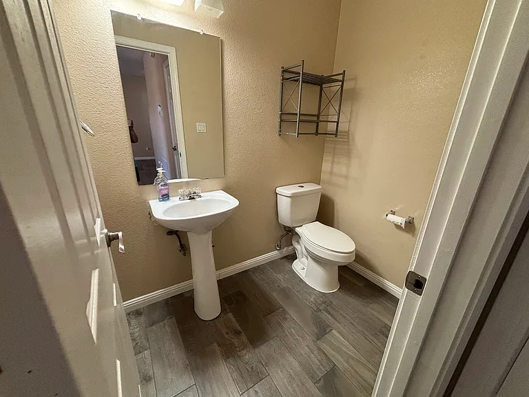 8224 Bluffs Edge Pl NW — Photo 7