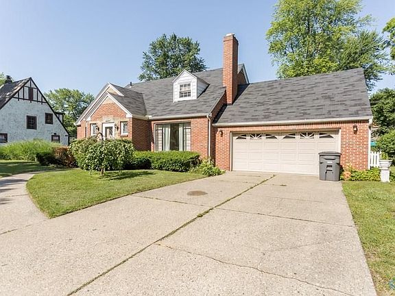 3rd image of 2355 Pemberton Dr