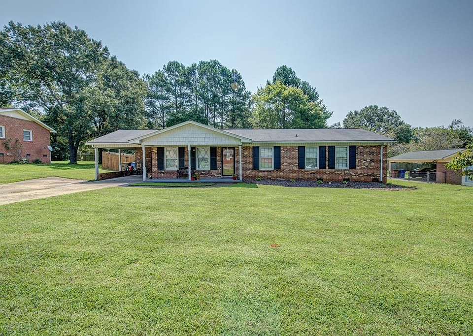 1st image of 2929 Lake Dr