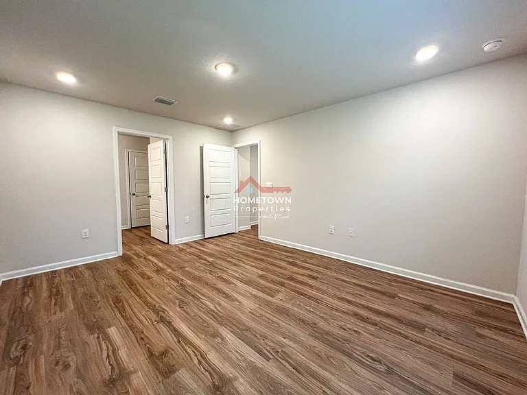 6351 Burrow Ln — Photo 11