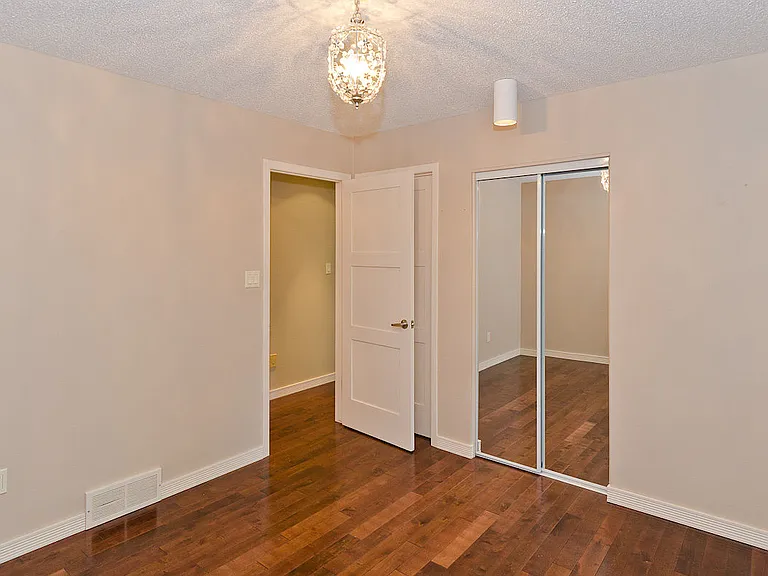 740 Coach Bluff Cres SW — Photo 19