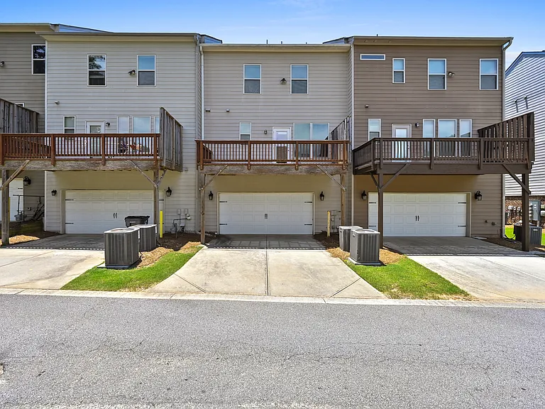2489 Village Park Bnd — Photo 35