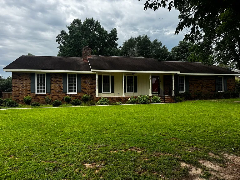 904 Chapel Ridge Dr — Photo 2