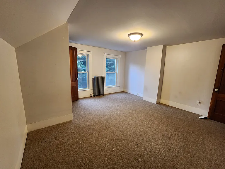 11 Prospect St — Photo 17