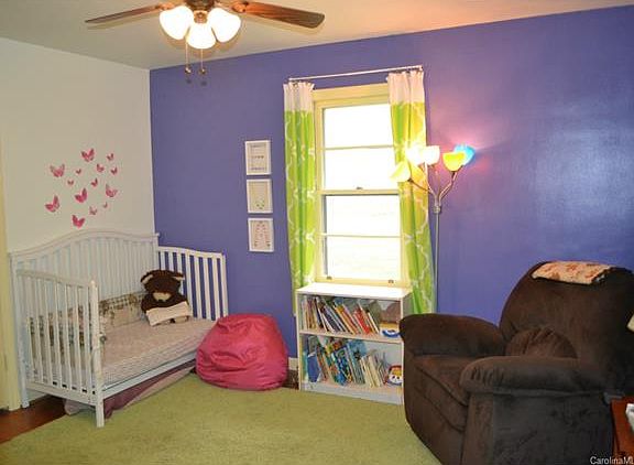 5th image of 638 Downey Pl