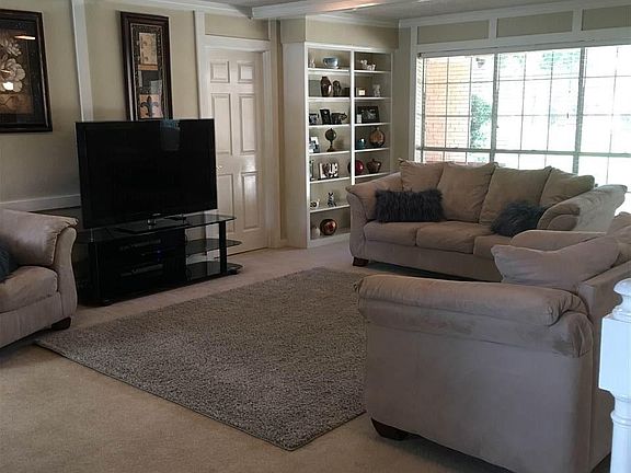 4th image of 1820 Everglades Dr