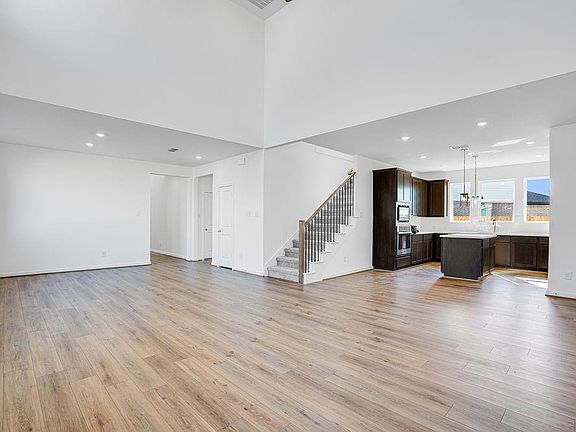 3rd image of 21943 Carinda Crescent Ct