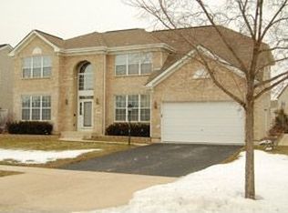 2305 Loop Rd, Algonquin, IL 60102