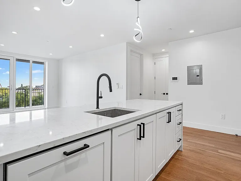 2266 Atlantic Ave #6B — Photo 5