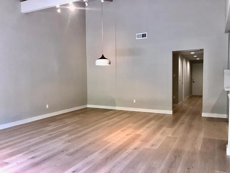 628 Fairview Ave #11 — Photo 3