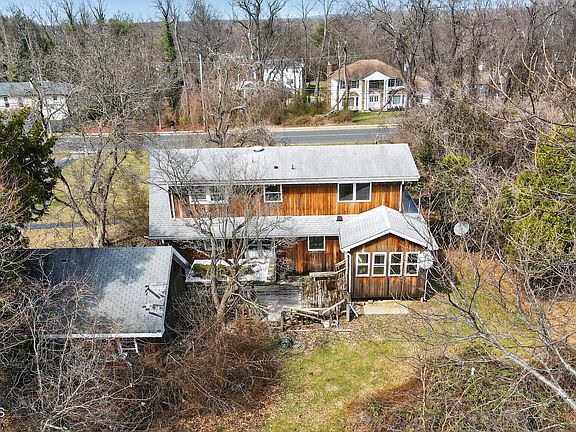 5th image of 450 Burlington Road