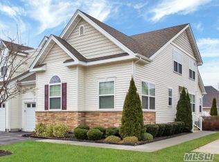 175 Pebble Beach Rd, Medford, NY 11763