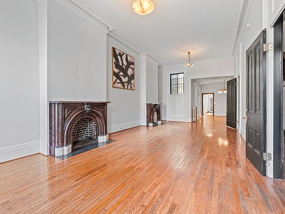 4th image of 2522 Madison Ave