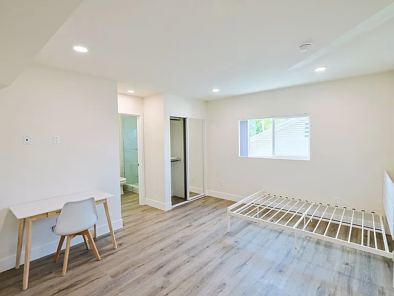 Pavo Apartments — Photo 13