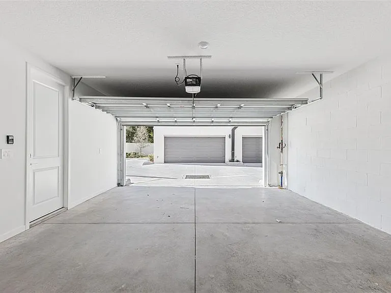 544 N Bumby Ave #5 — Photo 18