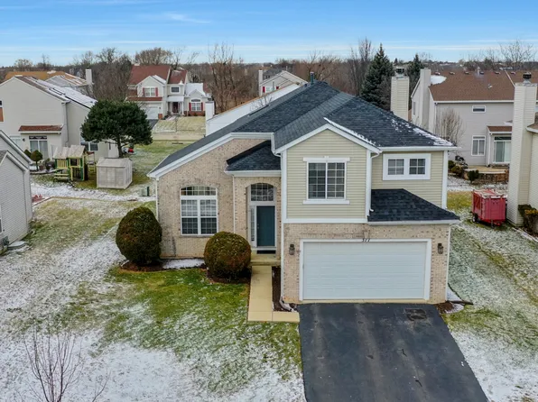377 Foxborough Trl, Bolingbrook, IL 60440