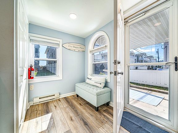 4th image of 3619 Central Ave #3