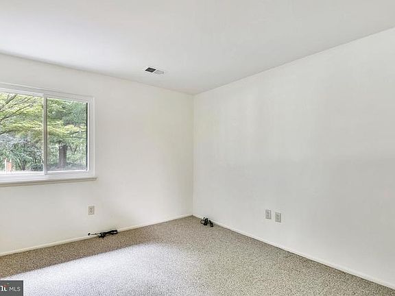 4th image of 15245 Dufief Dr
