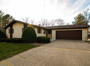 679 Maryville Hts, Hazel Green, WI 53811