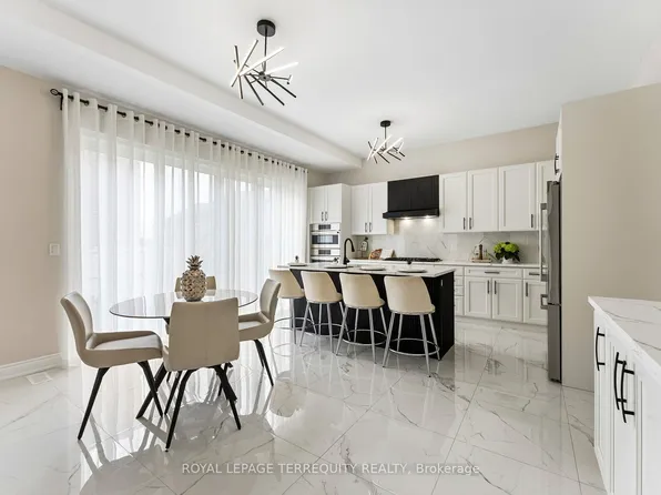 7 Ballanview Ct, Whitchurch Stouffville, ON L4A 4W9