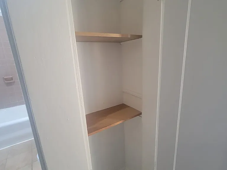 2208 S Marshall Blvd #2B — Photo 5