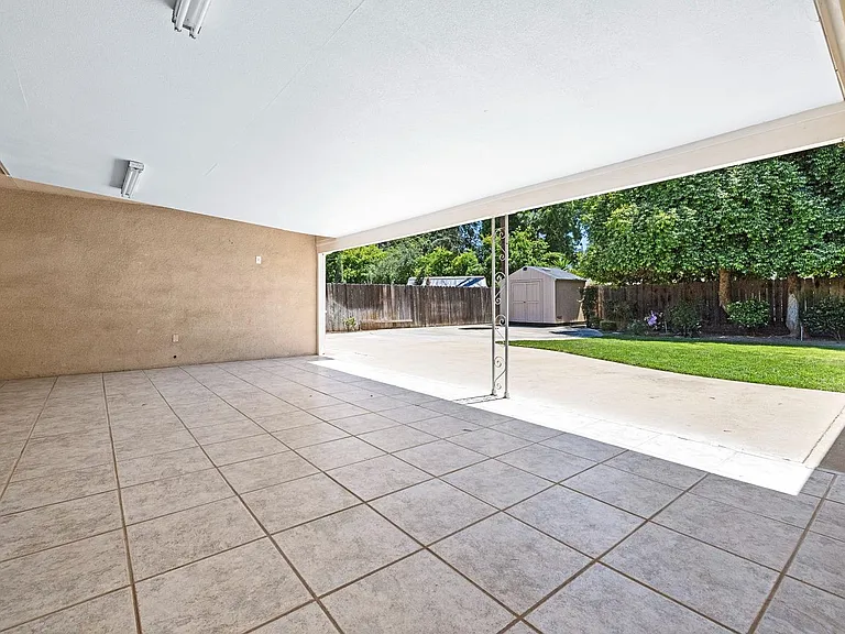 1511 E Almendra Dr — Photo 5