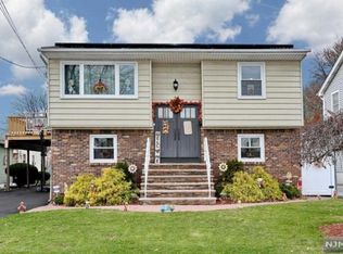 14 Frederick St, Moonachie, NJ 07074