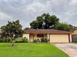 619 Rainy River Dr, Houston, TX 77037