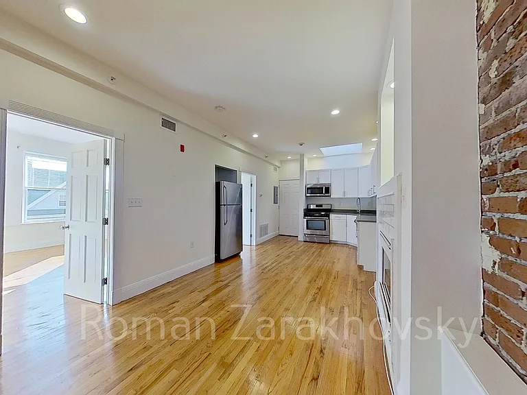 10 Brainerd Rd #32 — Photo 2