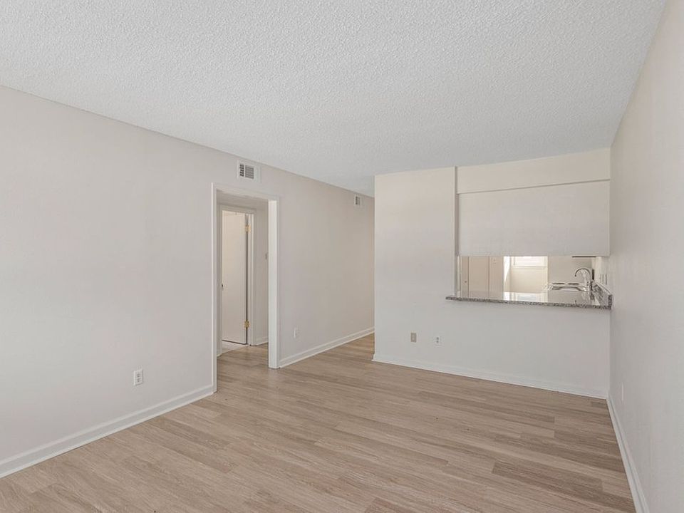 1st image of 4407 Gladys St #3