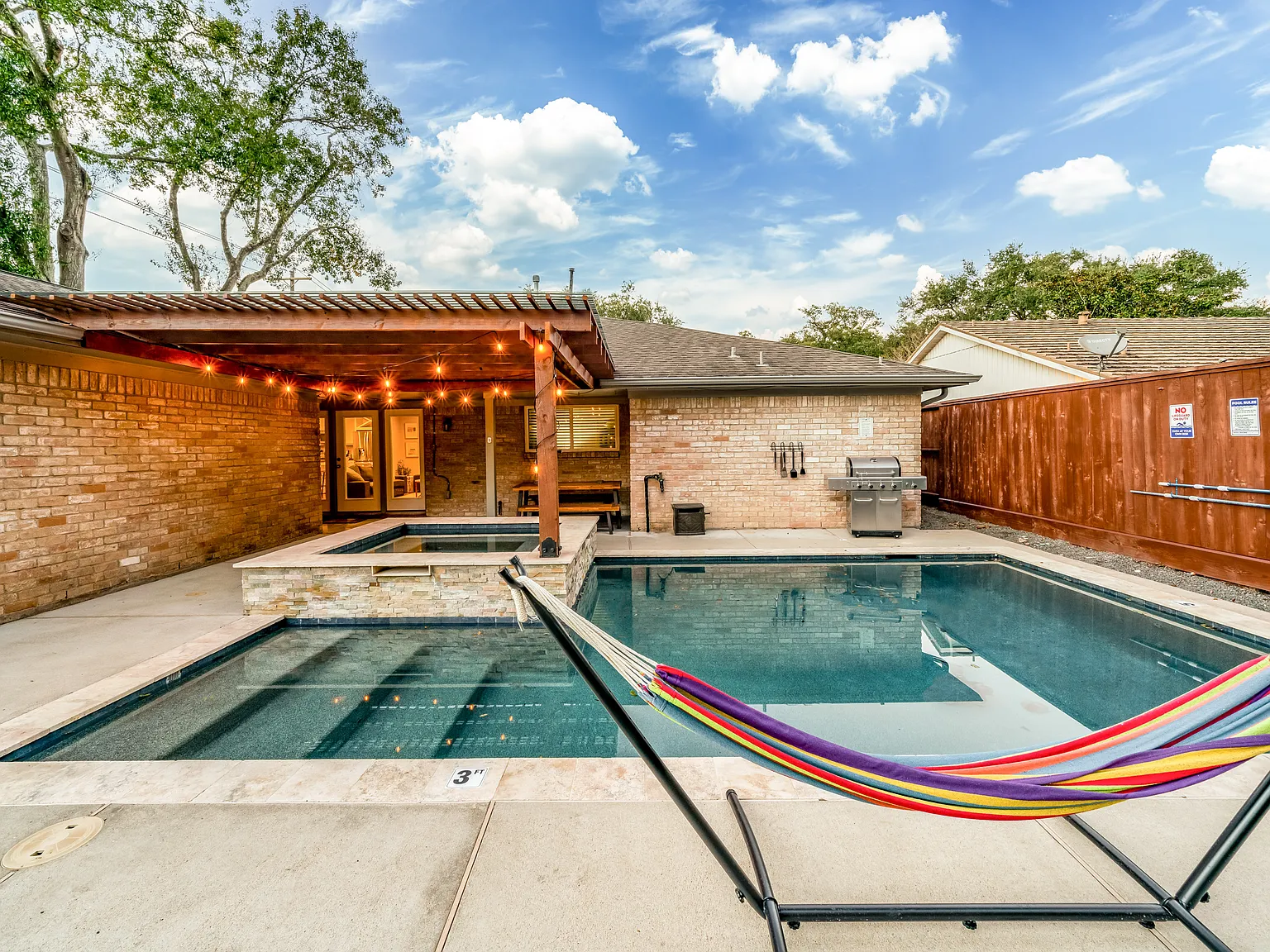 5 bed, 2.5 bath, 2037 sqft, $9,750 — Photo 1