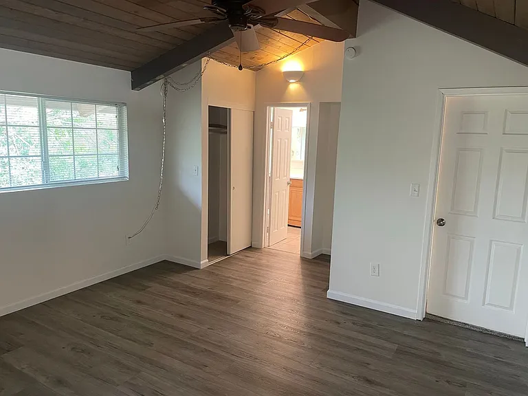 4700 Dexter Dr — Photo 44