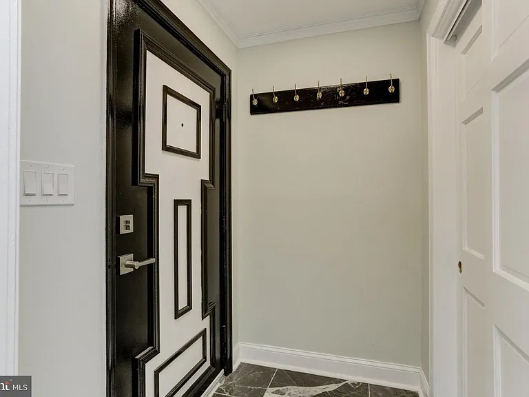 507 Duvall Ln — Photo 2
